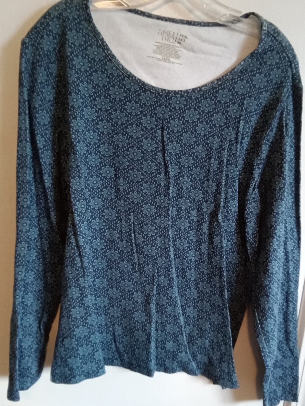 #6082 Time and Tru Navy Blue Floral-Pattern Long Sleeve Scoop Neck Top. 3XL